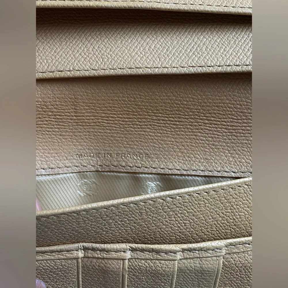 Chanel Caviar Lonng Wallet - Picture 9 of 11